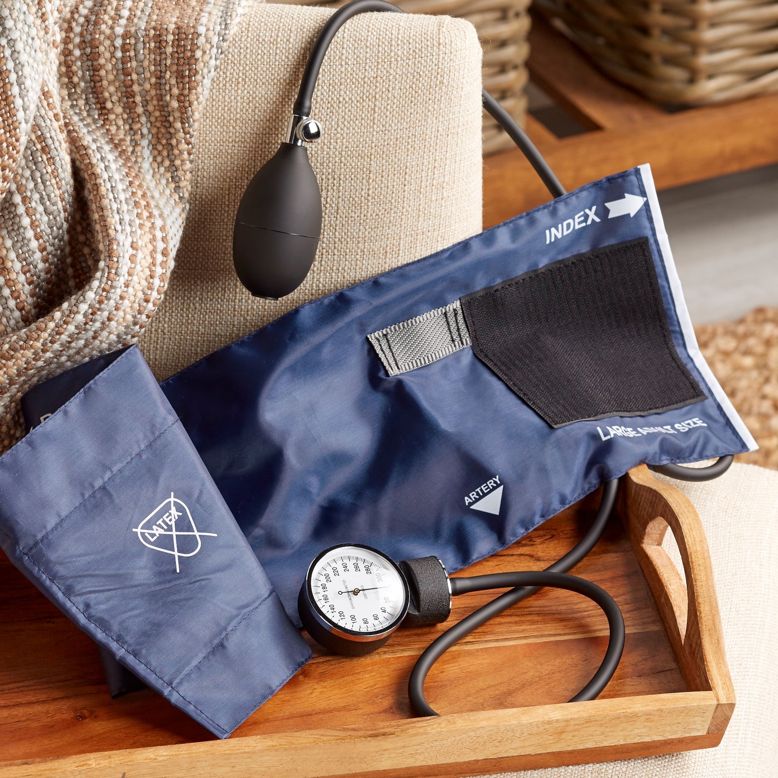 Aneroid Sphygmomanometer with Large Adult Cuff
