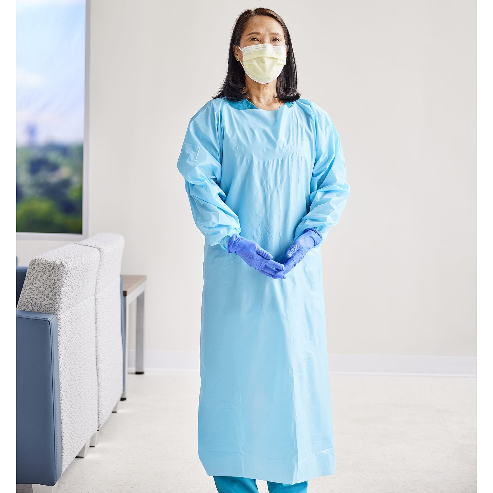Cardinal Health™ Protective Procedure Gown