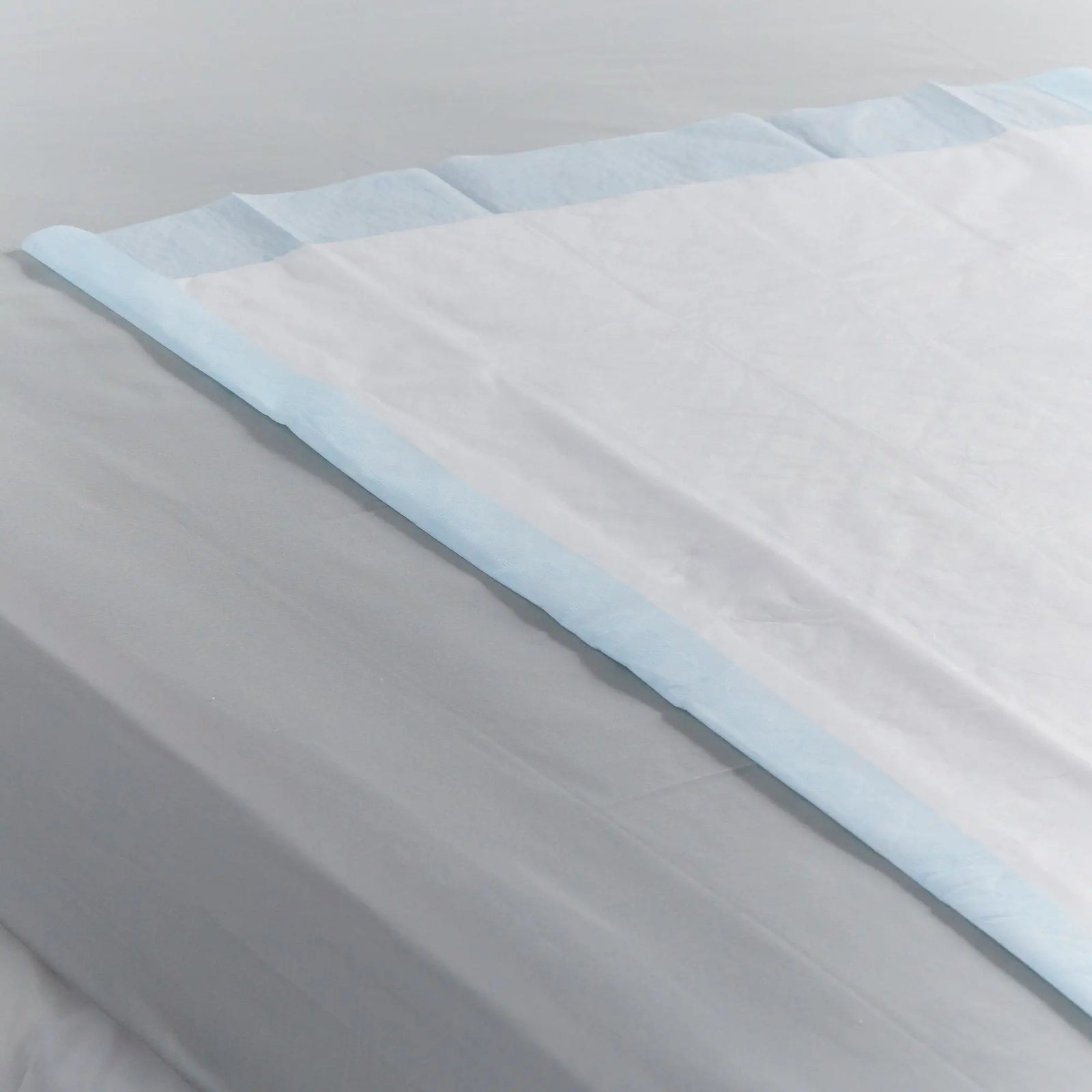 Cardinal Health Breathable Underpad WINGS Plus