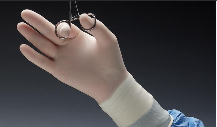 Cardinal Health Plyiso Series 2 Smooth Polyisoprene Surgical Gloves, Size 6