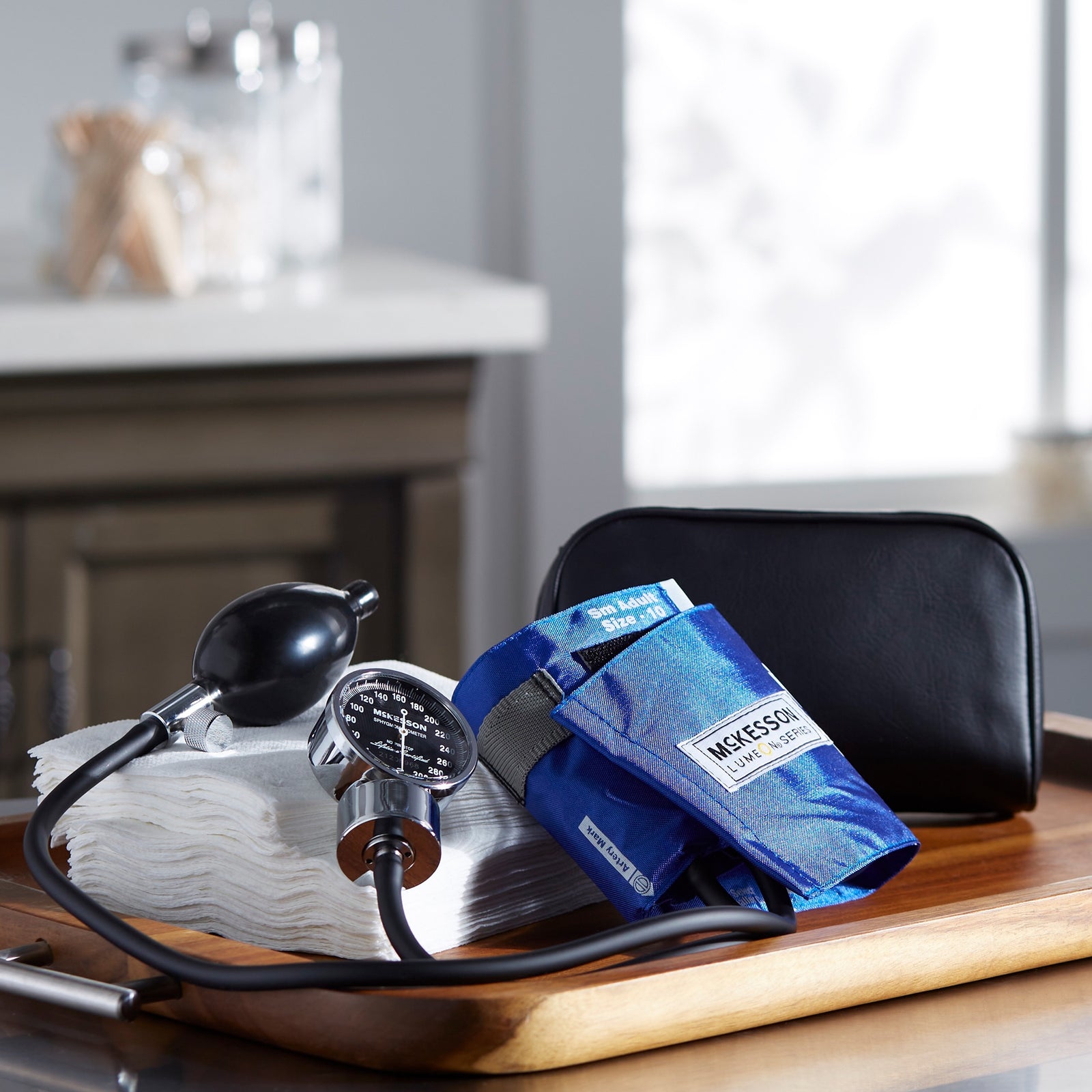McKesson LUMEON™ Small Adult Cuff Aneroid Sphygmomanometer