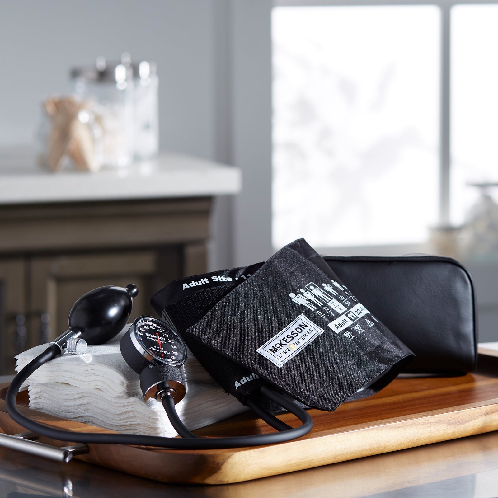 McKesson LUMEON™ Adult Aneroid Sphygmomanometer