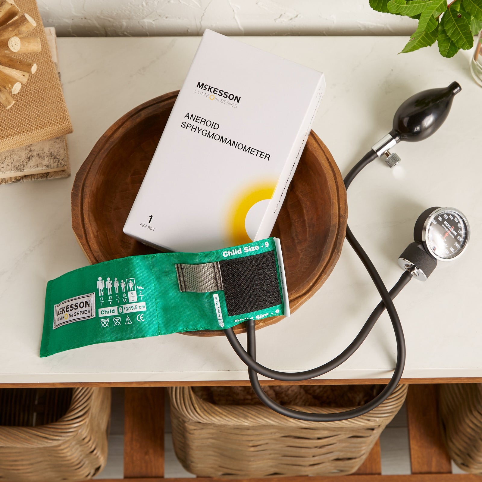 McKesson LUMEON™ Pediatric Aneroid Sphygmomanometer