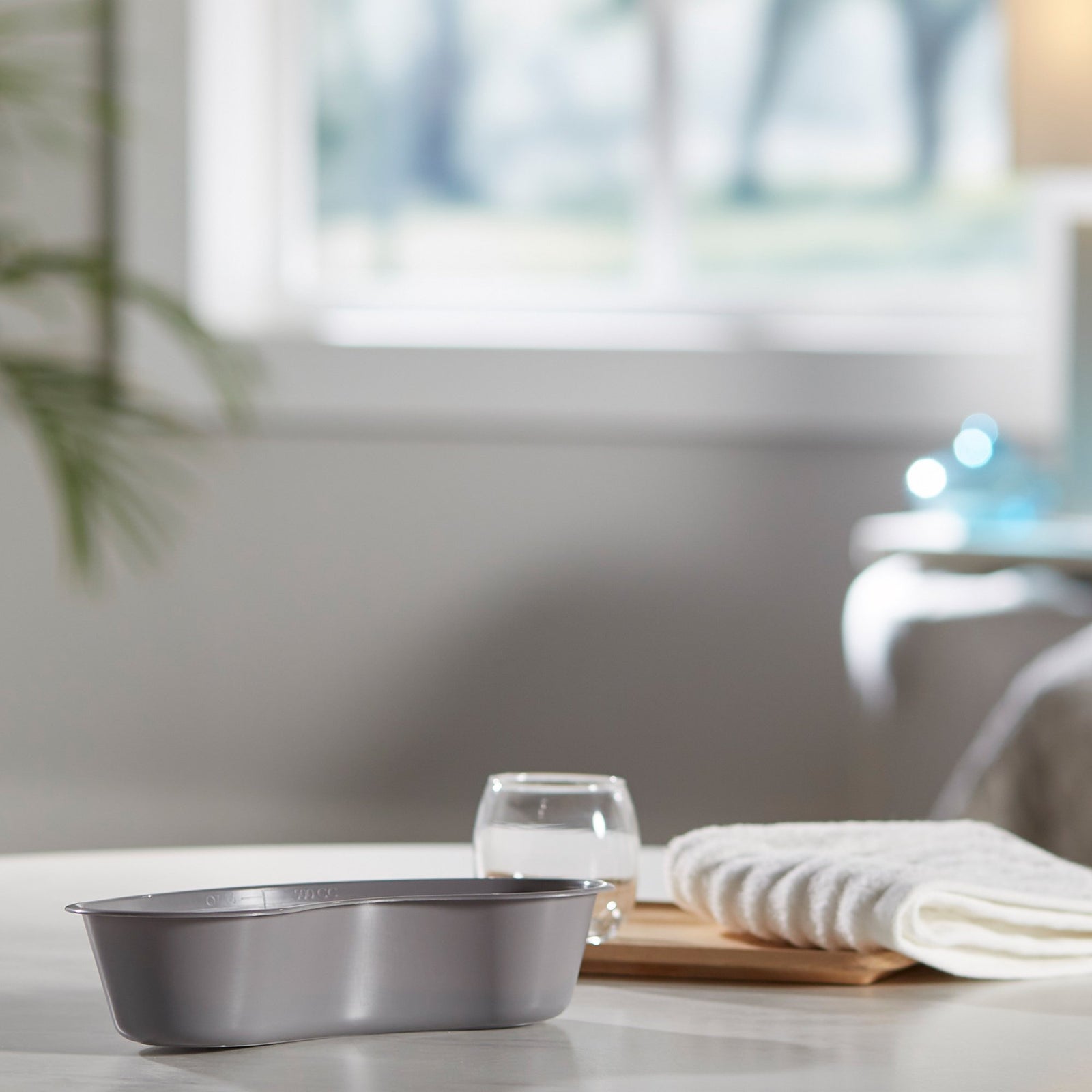 McKesson Plastic Emesis Basin, 16/20 oz. (Single Use)