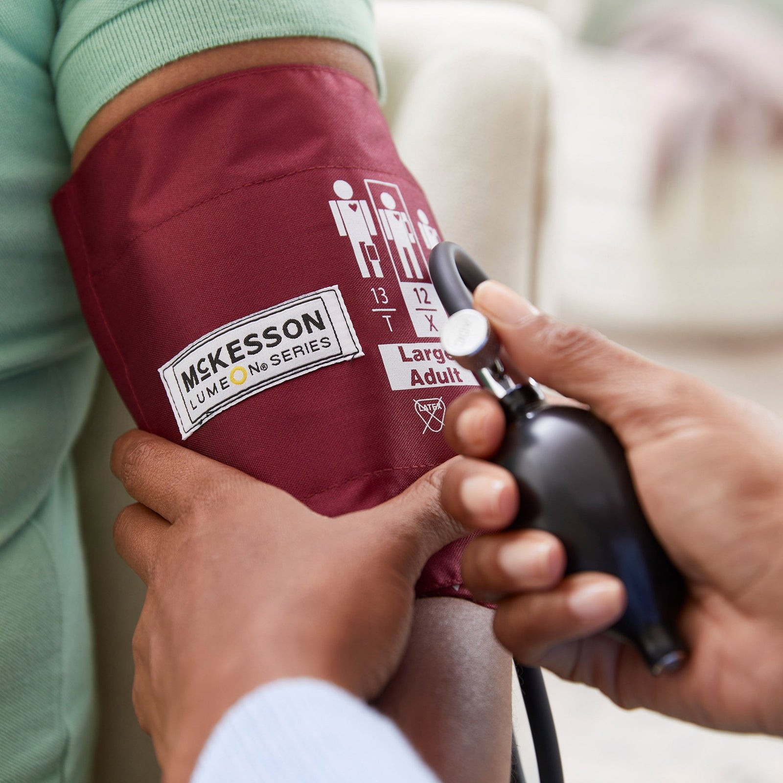 McKesson LUMEON Reusable Blood Pressure Cuff And Bulb
