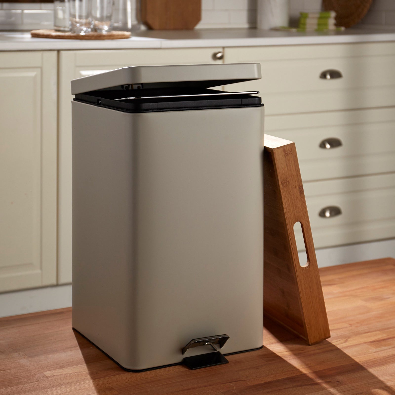 McKesson Trash Can With Plastic Liner