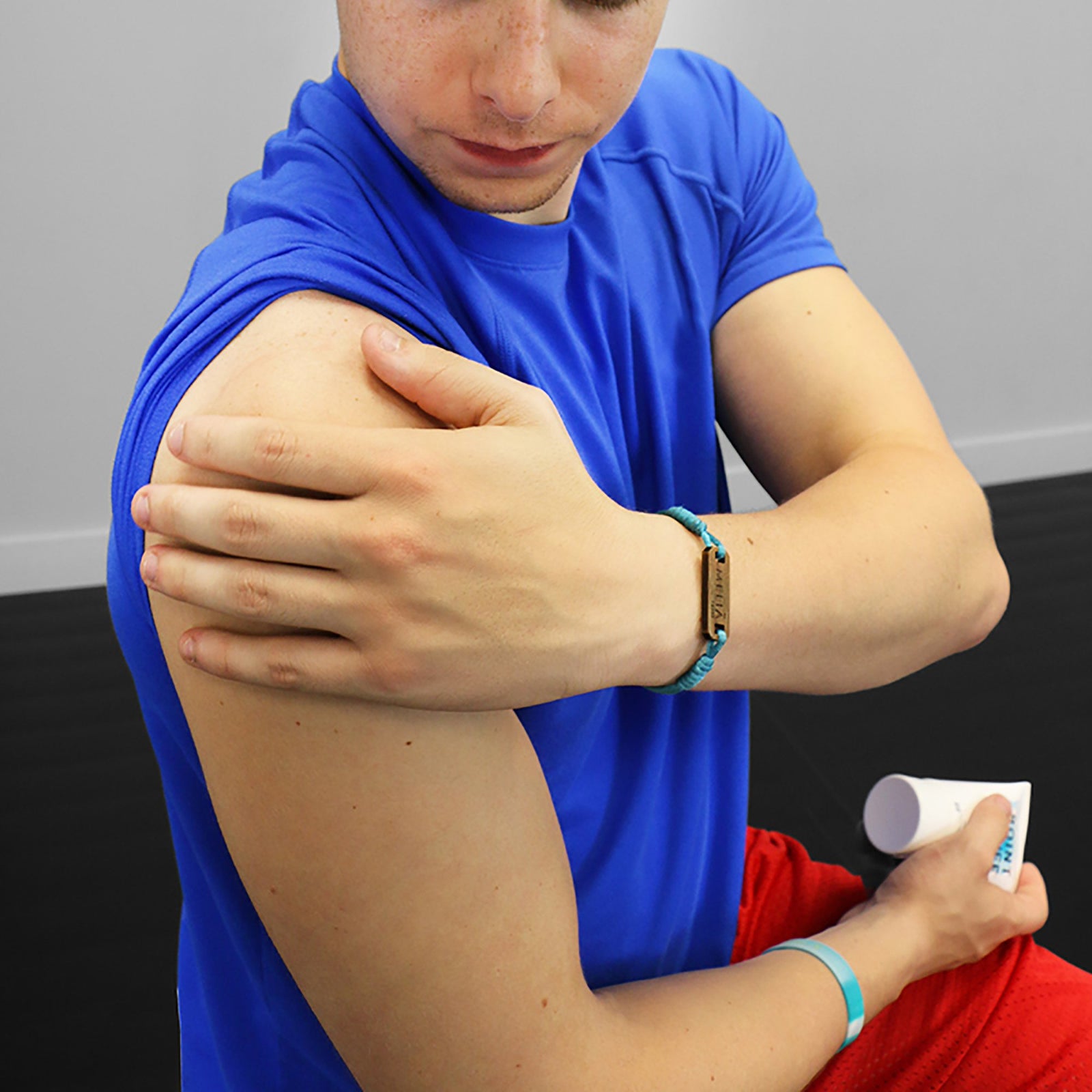 Fabrication Enterprises Point Relief  ColdSpot Pain Relieving Gel